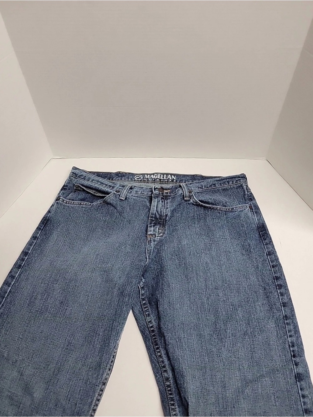 Magellan Outdoors Men's Straight Blue Leg Jeans Size 36x32